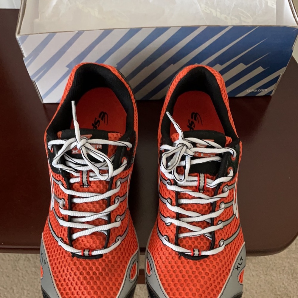 Spira XLT women’s sneaker size 10 like new no tags